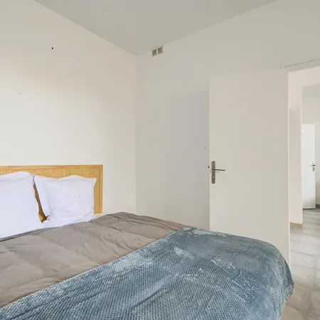 Pleasant 45 M On The Outskirts Of Paris Aubervilliers
