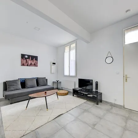 Pleasant 45 M On The Outskirts Of Paris